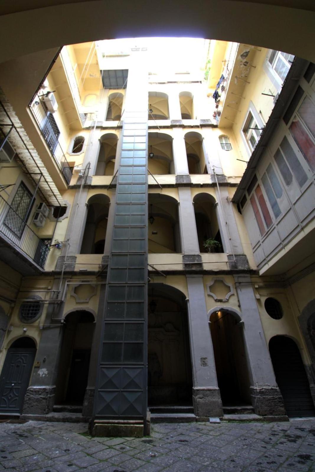 Lizzy'S House Apartment Napoli Exterior foto