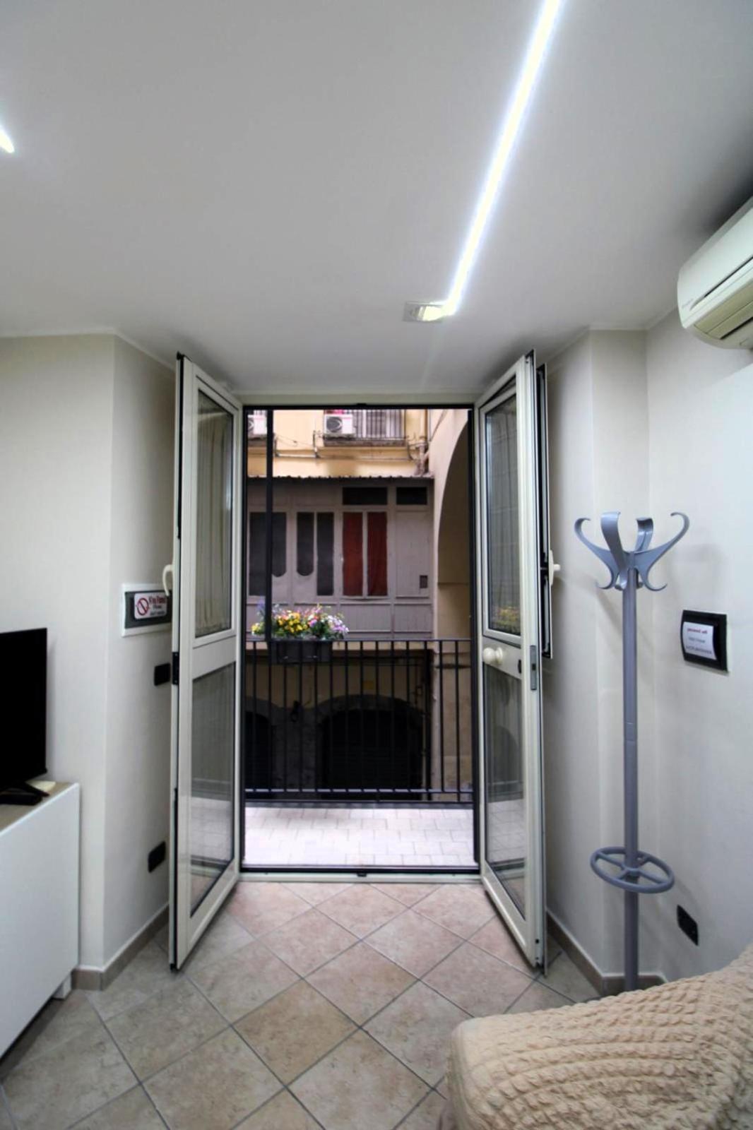 Lizzy'S House Apartment Napoli Exterior foto